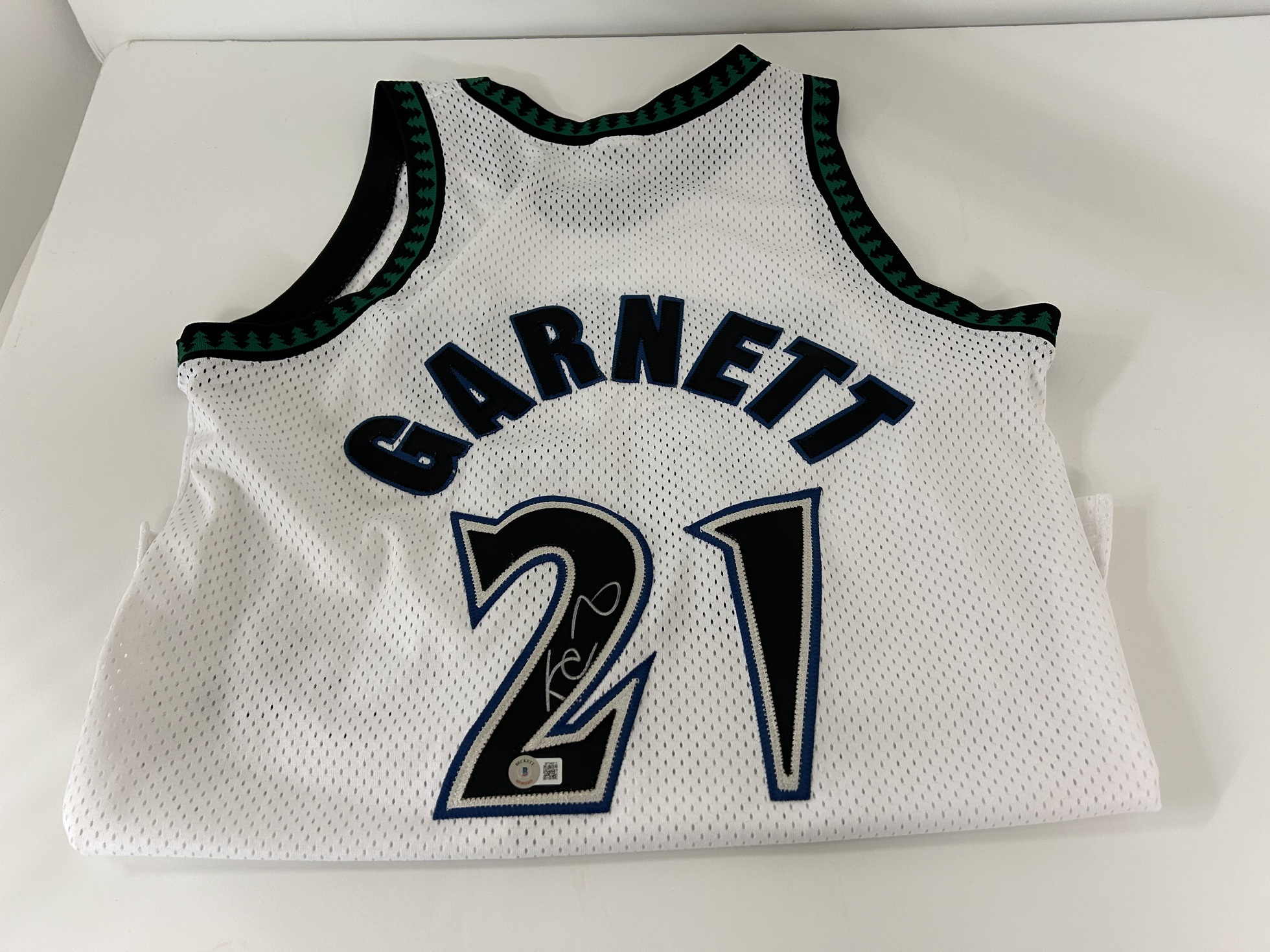 Autographed Timberwolves Jersey- Kevin Garnett - image 2